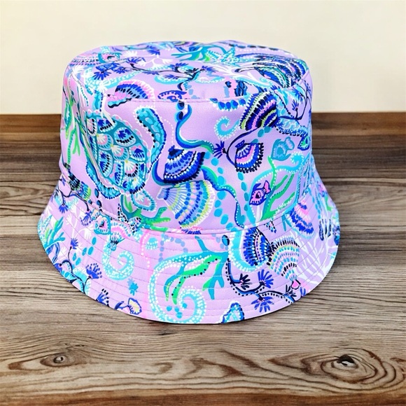 Lilly Pulitzer Bucket Hat in Lilac Freesia color. EUC - Picture 2 of 5